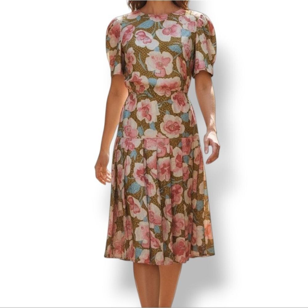 Vintage 70's Drop Waist Pleated Satiny Floral Dress Size Small